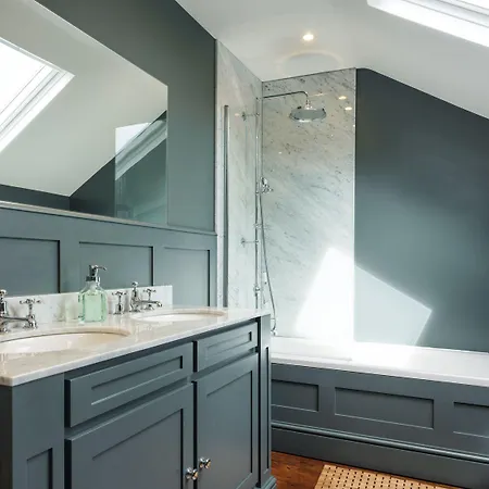 Skyfell House 펜션 *